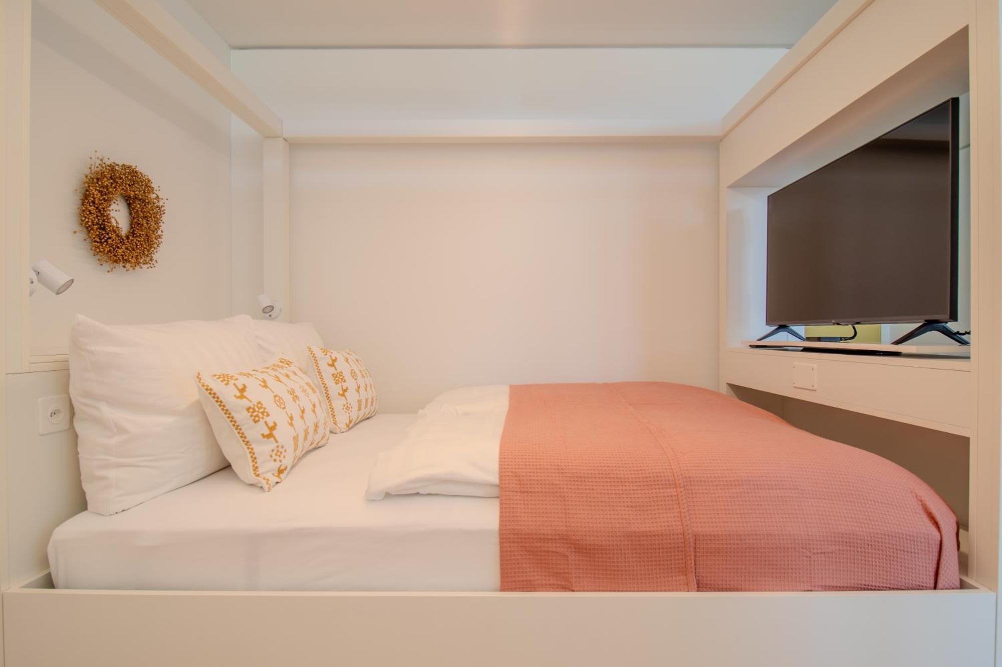 Loewe Apartments Am Rheinfall Neuhausen Am Rheinfall Zewnętrze zdjęcie